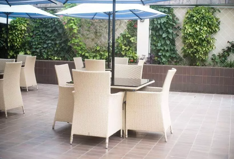 هتل Nairobi Safari Club By Swiss Bel