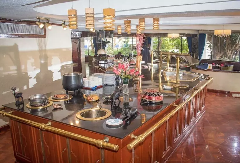 هتل Nairobi Safari Club By Swiss Bel