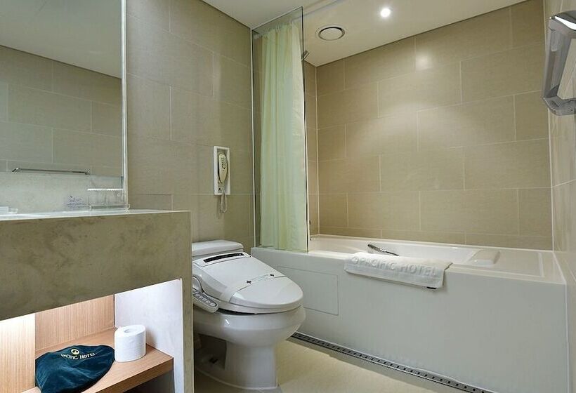 בית מלון כפרי Pacific