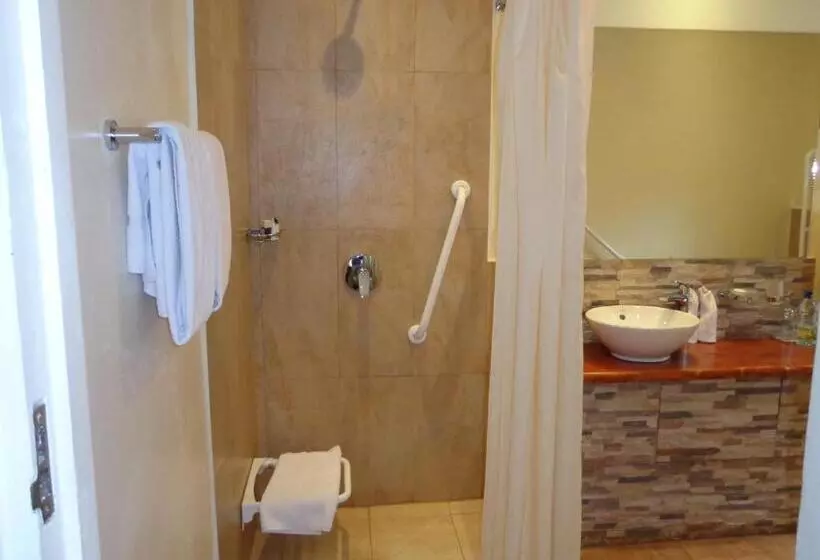 هتل The Aberdare Country Club