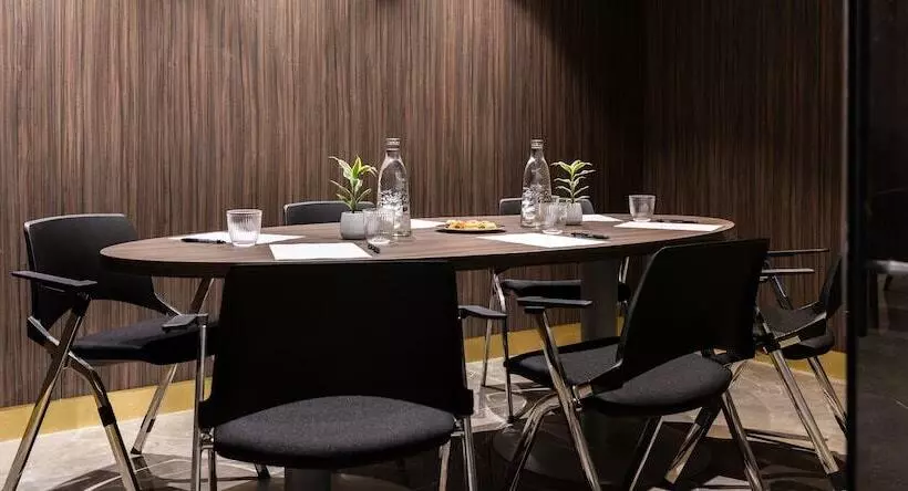 115 The Strand Hotel By Neu Collective