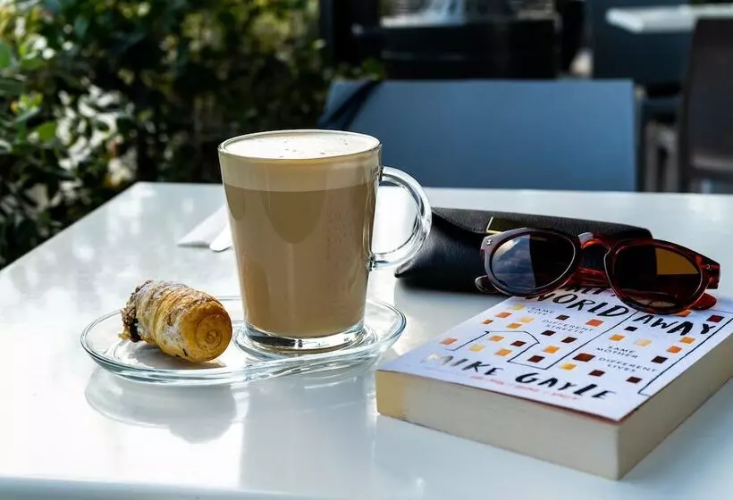 115 The Strand Hotel By Neu Collective