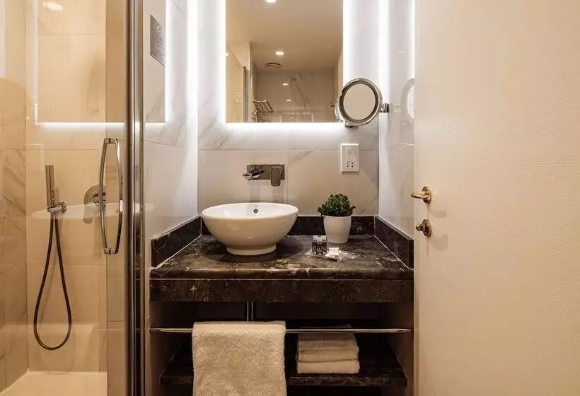 115 The Strand Hotel By Neu Collective