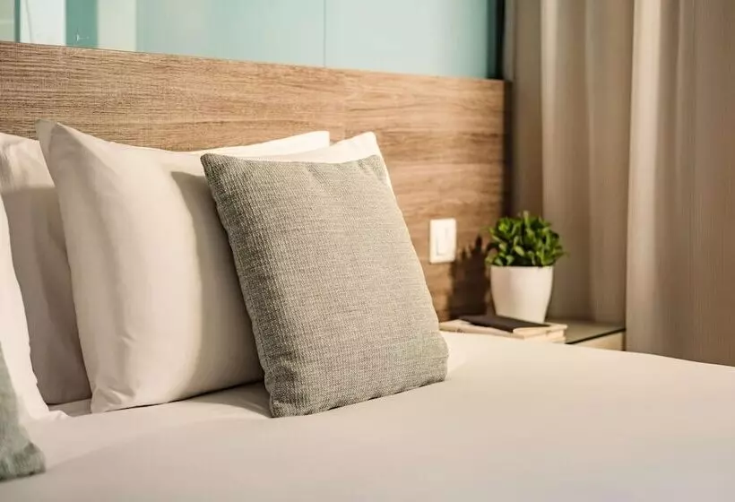 115 The Strand Hotel By Neu Collective