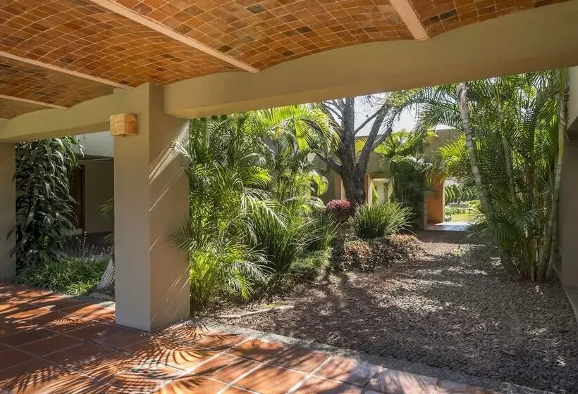 Отель Camino Real Guadalajara