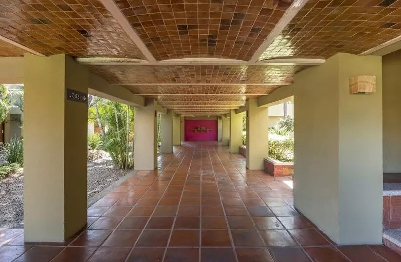 Отель Camino Real Guadalajara