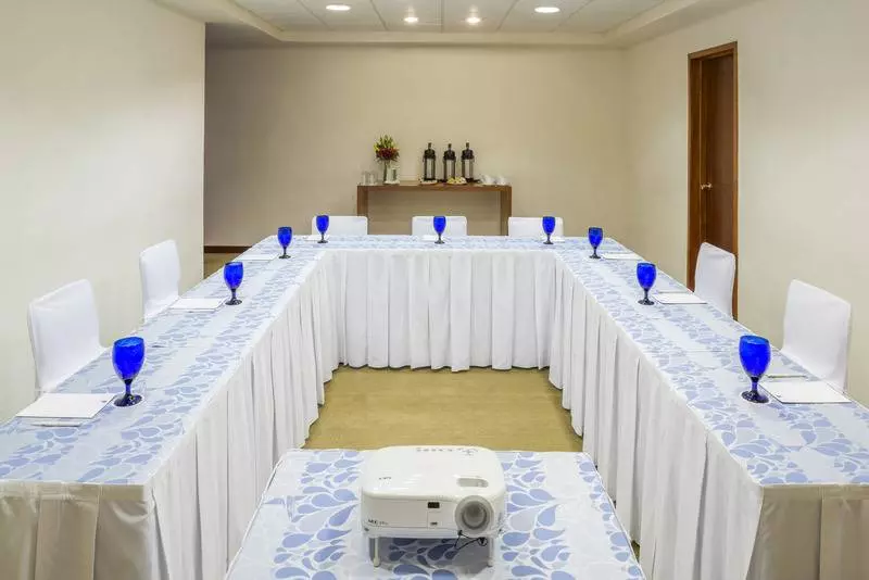 Отель Camino Real Guadalajara