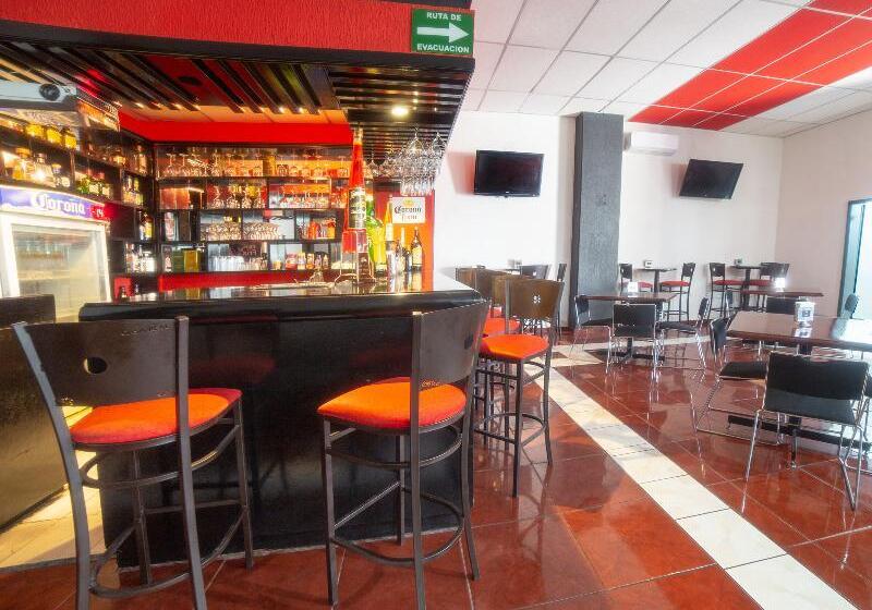 هتل Casa Real Celaya