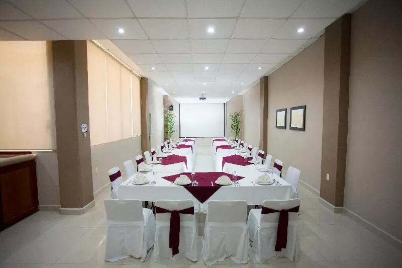 Otel Fray Junipero Serra