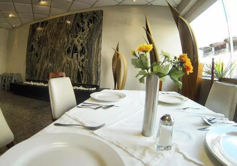 Otel Fray Junipero Serra