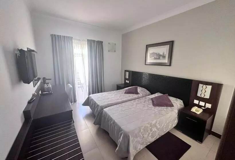 هتل Grand Harbour