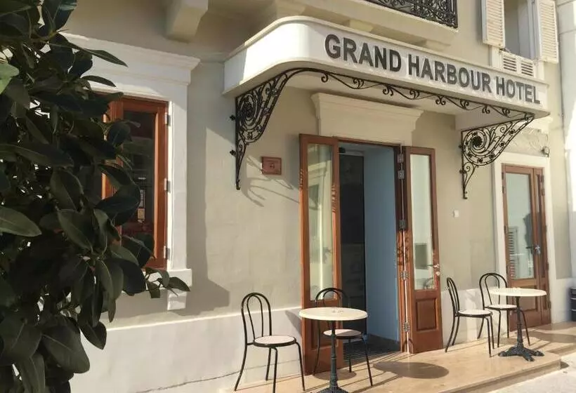 هتل Grand Harbour