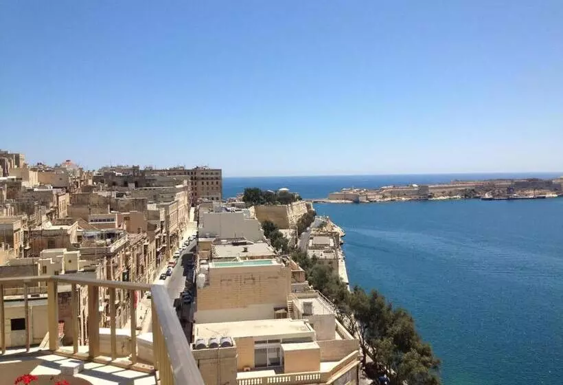 هتل Grand Harbour