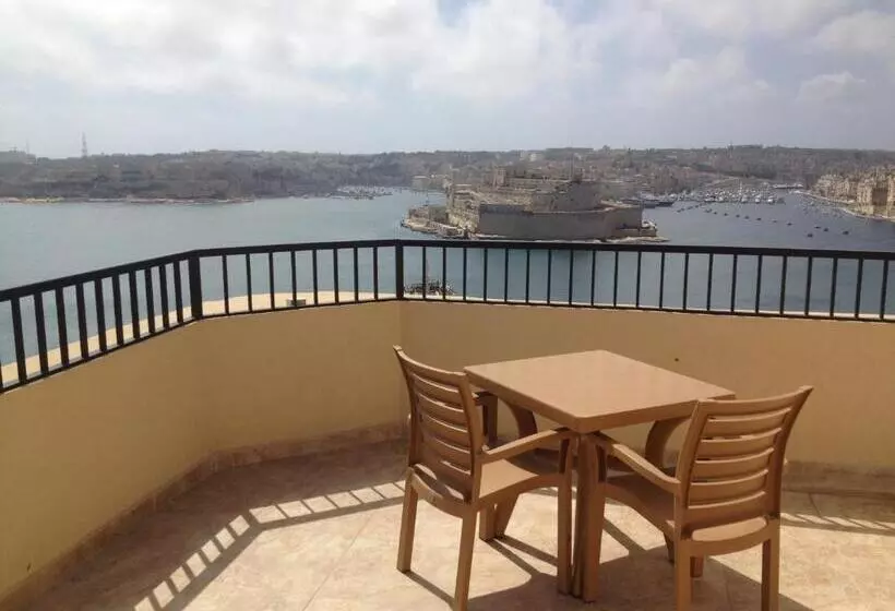 هتل Grand Harbour