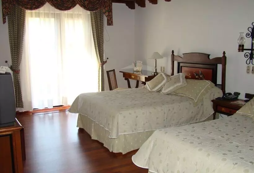 Отель Mansion Del Cupatitzio