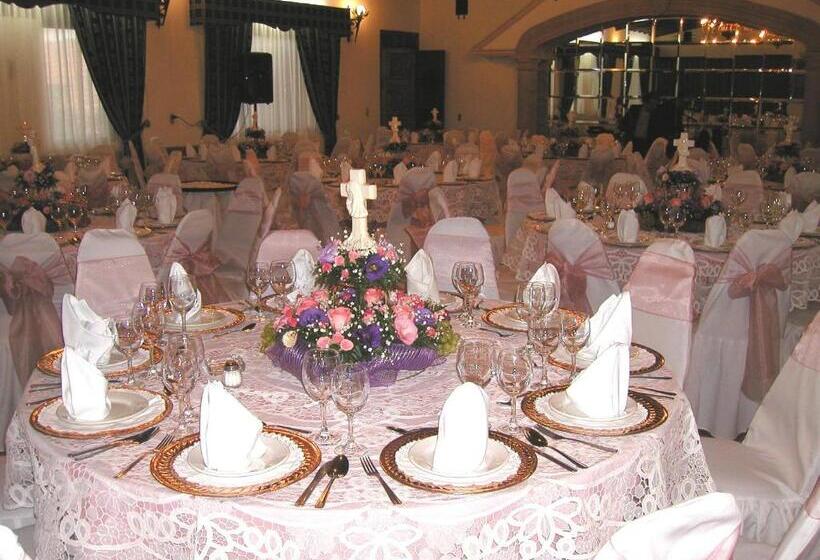 فندق Mansion Del Cupatitzio