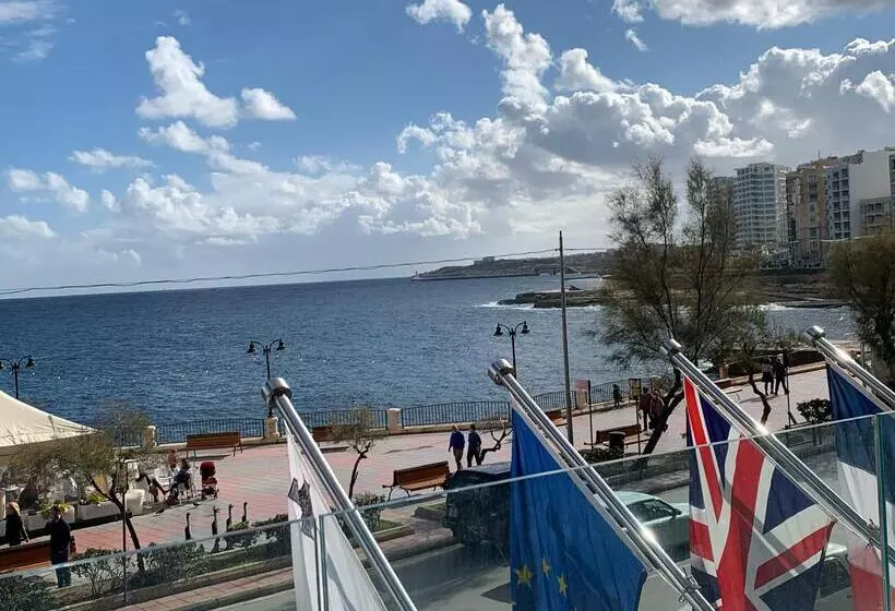 בית מלון כפרי The Preluna