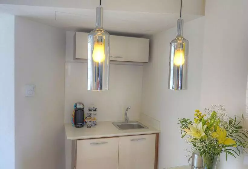 בית מלון כפרי The Preluna