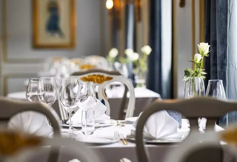 Refsnes Gods   By Classic Norway Hotels