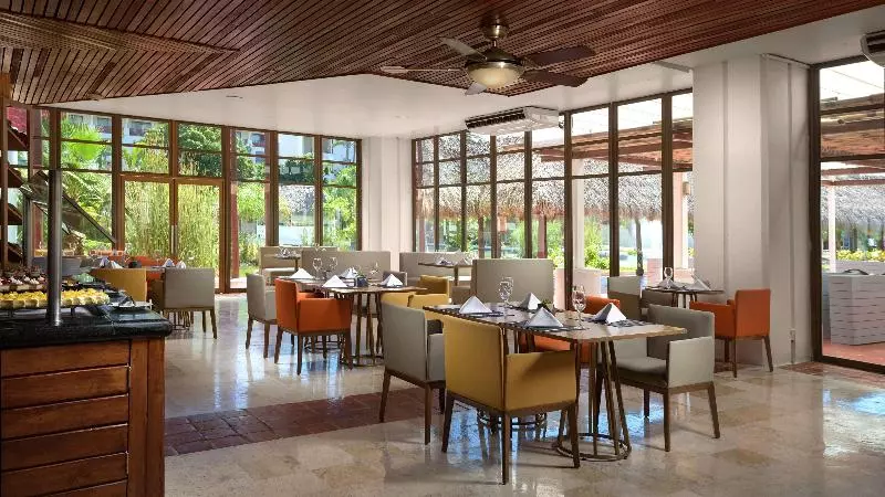 Resort Meliá Puerto Vallarta – All Inclusive