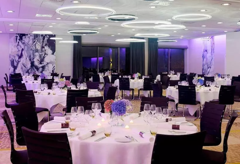 Отель Amsterdam Marriott