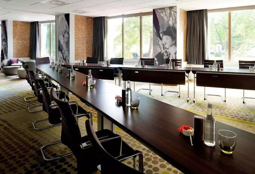 Отель Amsterdam Marriott