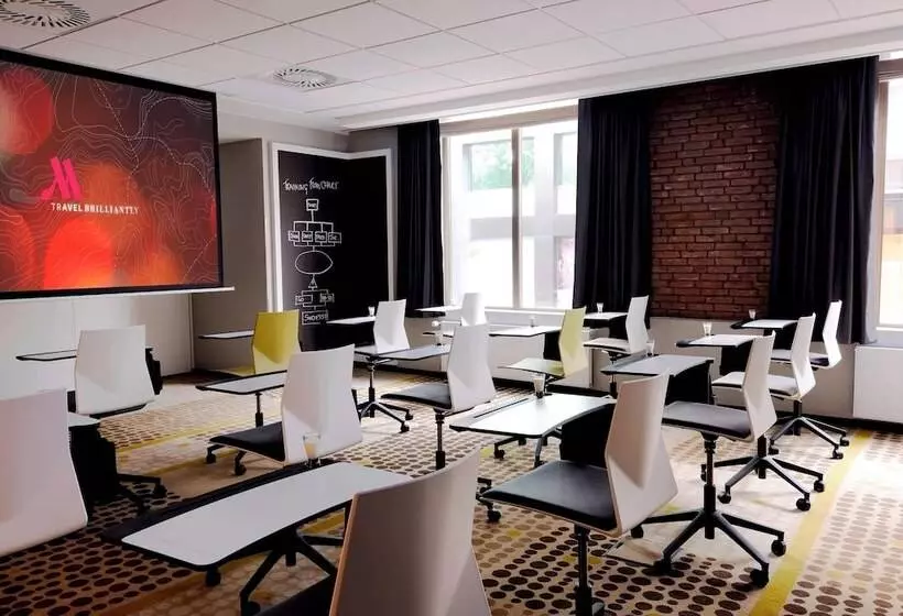 Отель Amsterdam Marriott