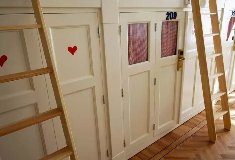 هتل کپسول De Bedstee Boutique Capsules