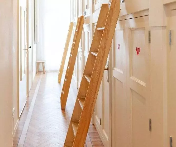 هتل کپسول De Bedstee Boutique Capsules