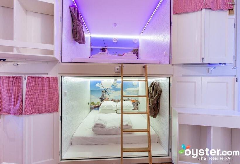 מלון כמוסות De Bedstee Boutique Capsules