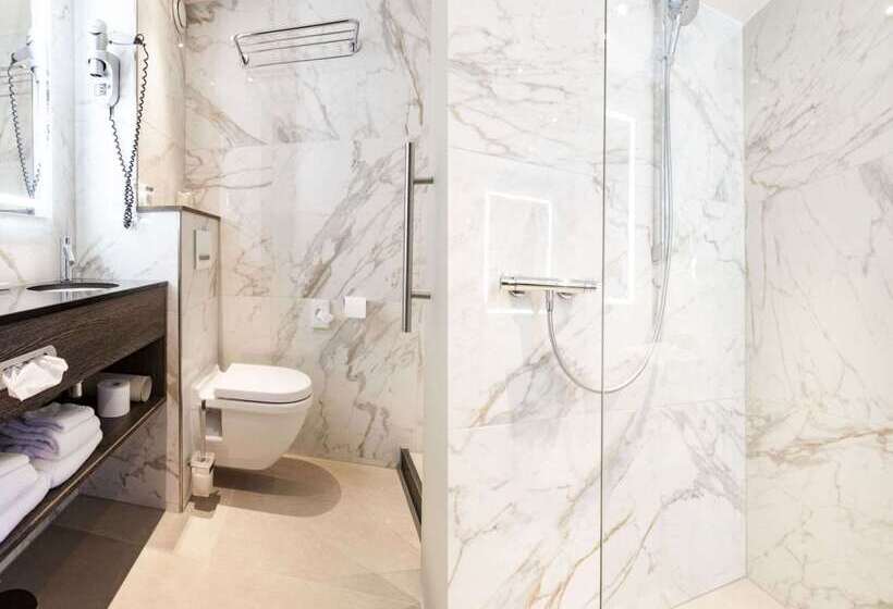 Golden Tulip Hotel Central