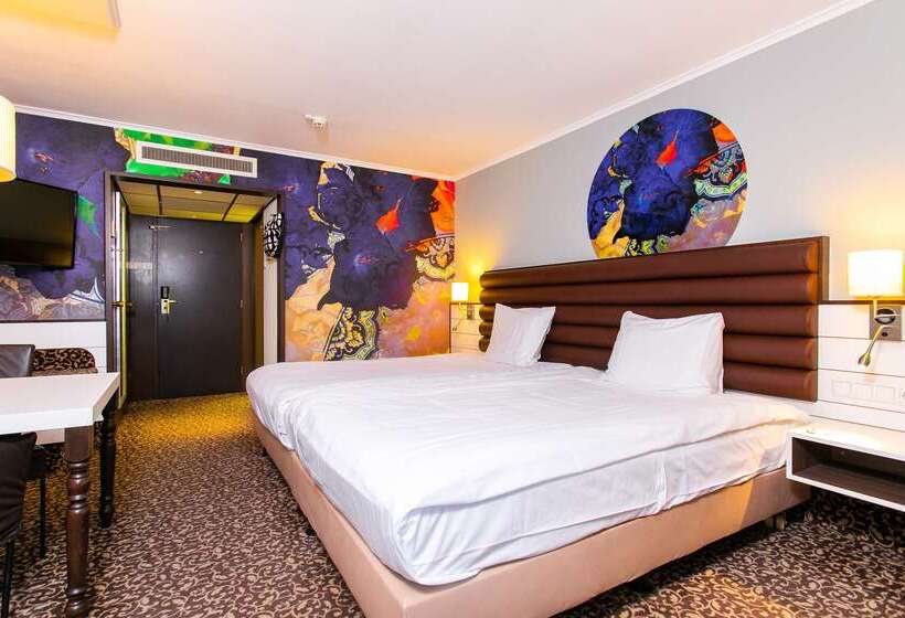 Golden Tulip Hotel Central