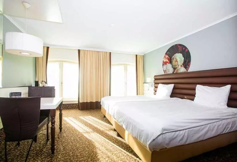 Golden Tulip Hotel Central