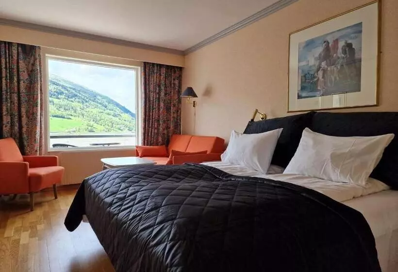Otel Olden Fjord