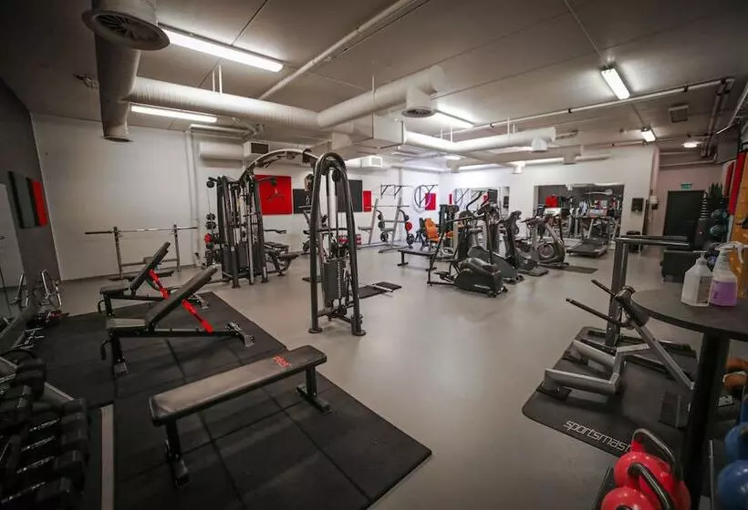 Vesterland Feriepark Hytter, Hotell Og Leikeland