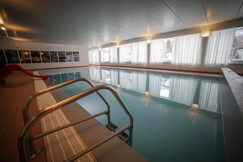 Vesterland Feriepark Hytter, Hotell Og Leikeland