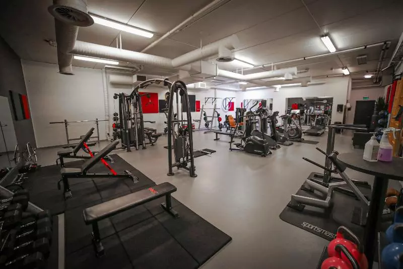 Vesterland Feriepark Hytter, Hotell Og Leikeland