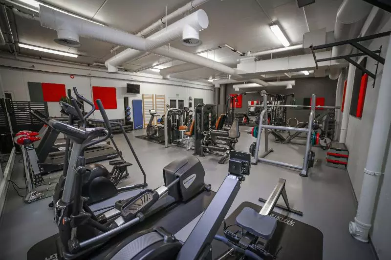 Vesterland Feriepark Hytter, Hotell Og Leikeland