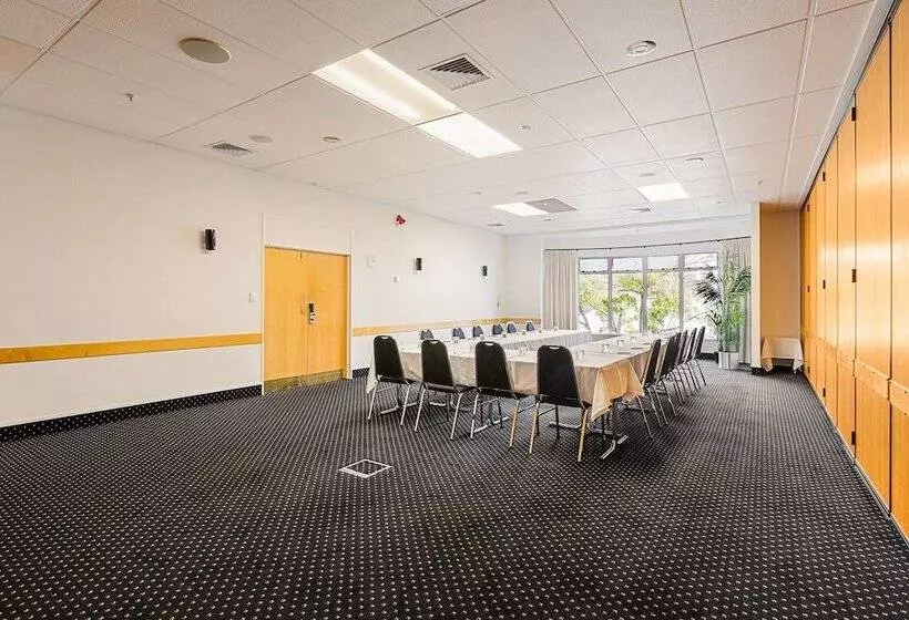 The Parnell Hotel & Conference Centre