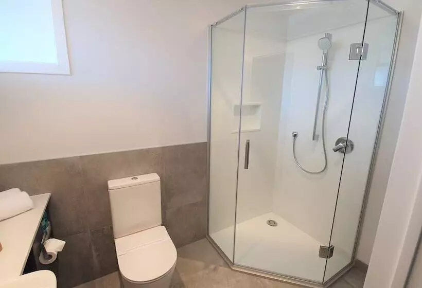 The Parnell Hotel & Conference Centre