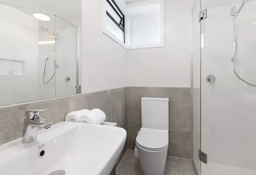 The Parnell Hotel & Conference Centre