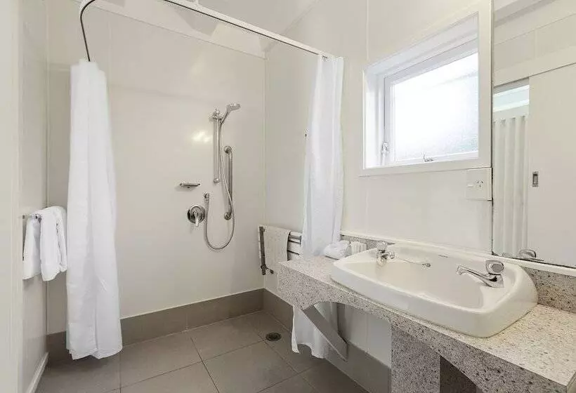 The Parnell Hotel & Conference Centre