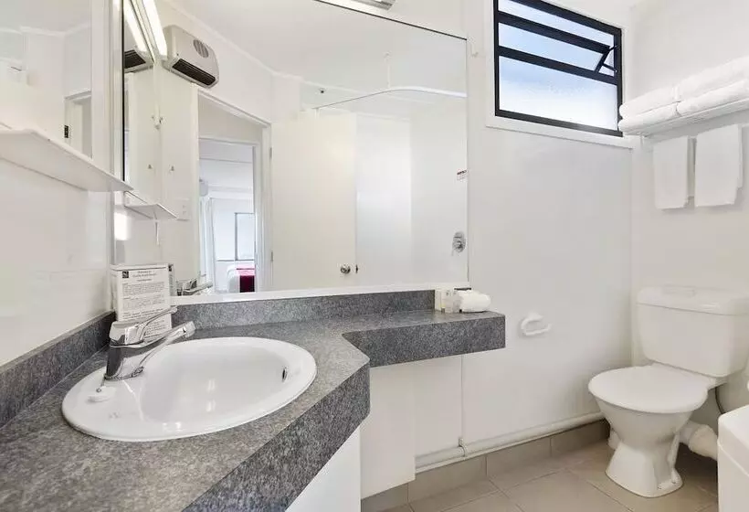 The Parnell Hotel & Conference Centre