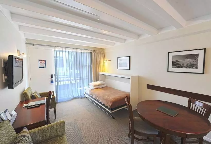 The Parnell Hotel & Conference Centre