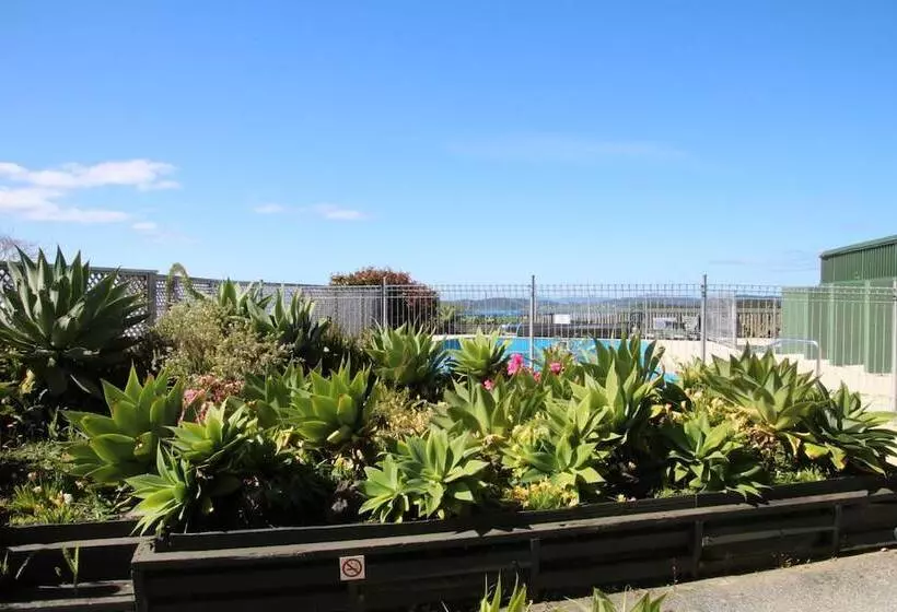 Cook's Lookout Motel