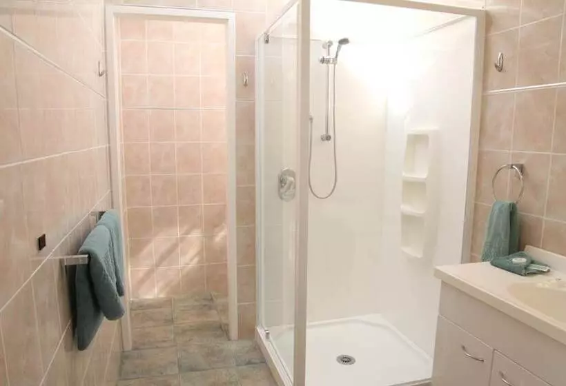 Cook's Lookout Motel