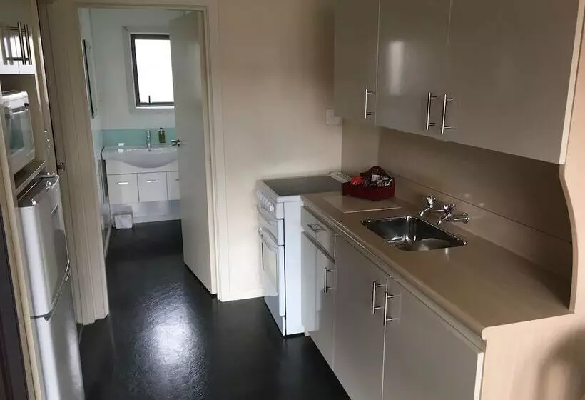 George Street Motel Apartments