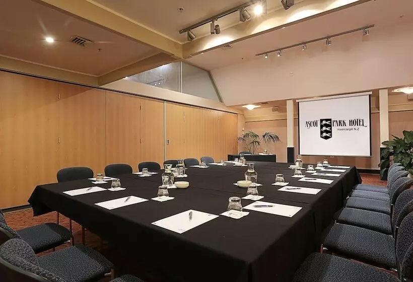 Отель Ascot Park