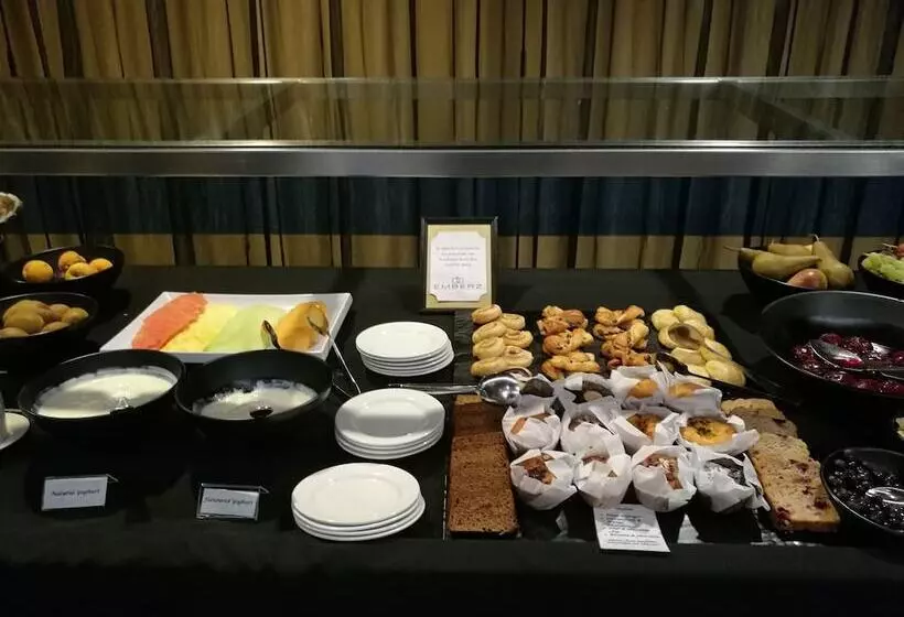 Отель Ascot Park