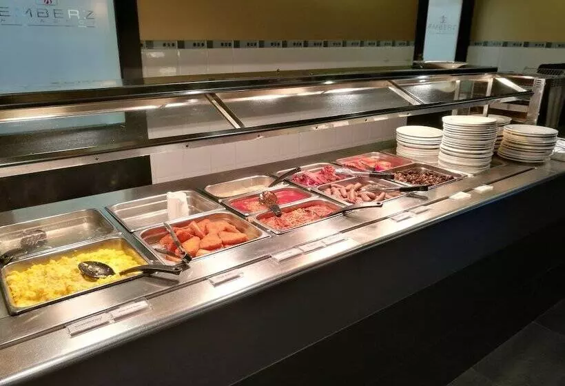 Отель Ascot Park